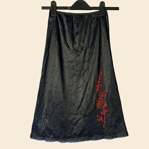 Vtg Womens Black Midi Slip Skirt Sz S Whimsygoth Vamp Floral Romantic Dainty Y2K